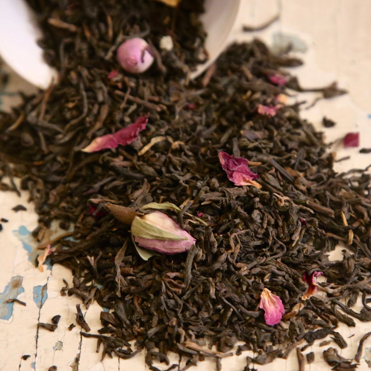 Herbata czarna Pu Erh z pąkami i płatkami róży - 50g